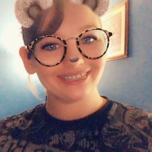 Meet your Posher, Courtney